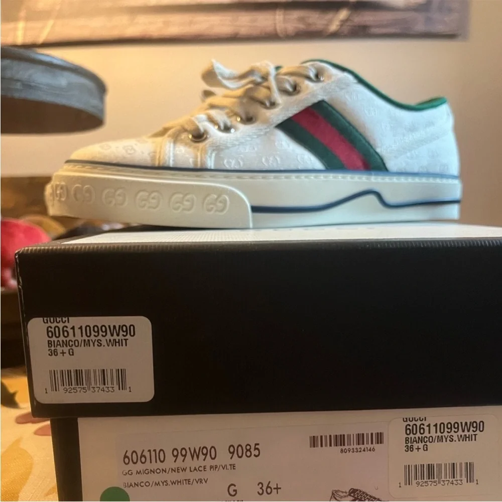 Gucci White/Cream and Green Sneakers - Picture 4 of 7